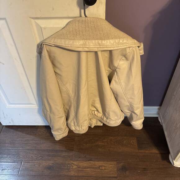 Women's Faux Leather Tan Jacket Therapy - Picture 3 of 3